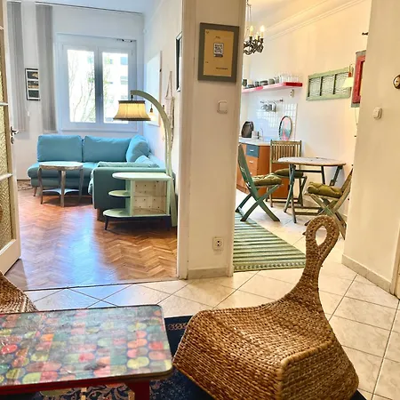 Διαμέρισμα Cozy Arty Flat At Downtown