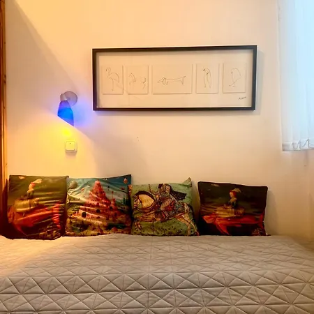 Cozy Arty Flat At Downtown *