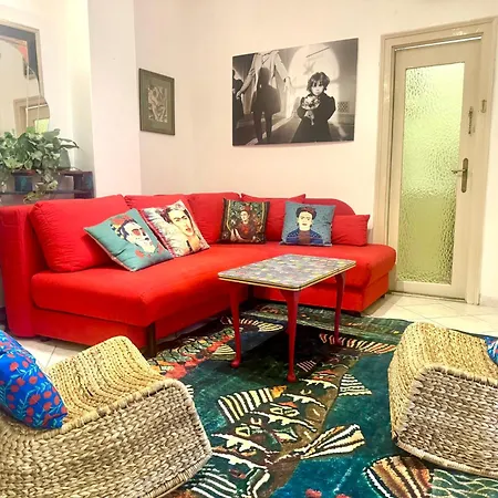 Cozy Arty Flat At Downtown Διαμέρισμα *